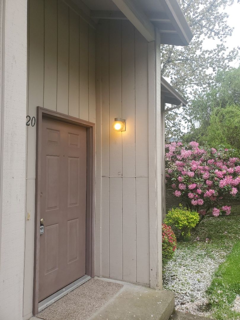 Portland Apartment: 1508-1520 SW Dewitt St