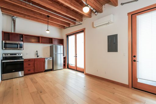 ** 500 off first month Rent** 1BD/1BTH + Sunken Living Room + W/D + A/C – photo 1