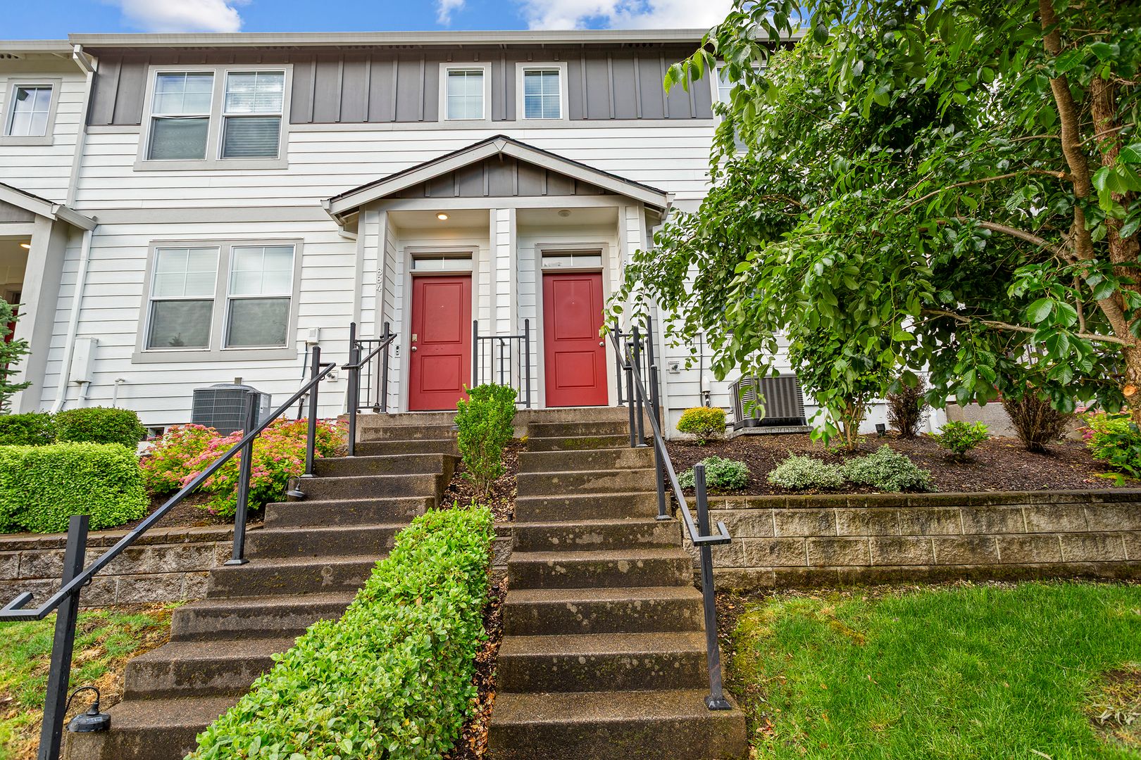 Cornelius Townhome: 876 North 18th Avenue