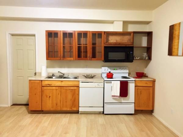 Hillsboro Apartment: 450 SE 5th Ave