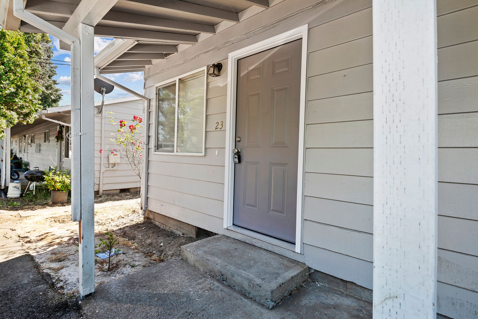 Cornelius Apartment: 522 N Adair St