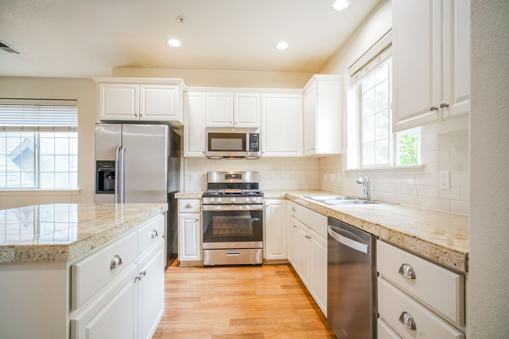 Hillsboro Townhome: 965 NE Wheellock Pl