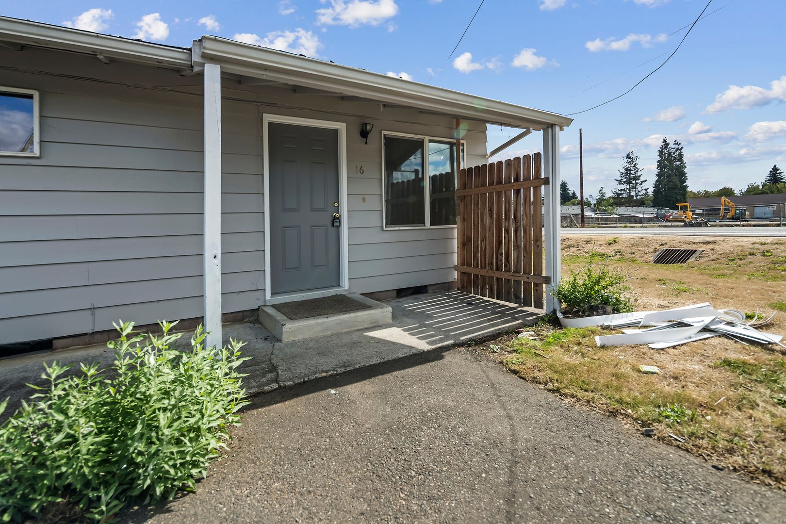 Cornelius Apartment: 522 N Adair St