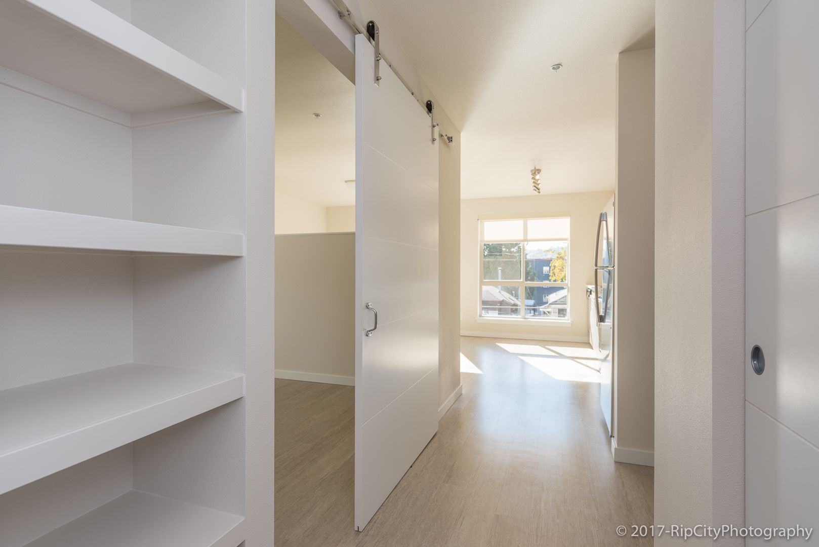 Portland Apartment: 5885 S Macadam Avenue