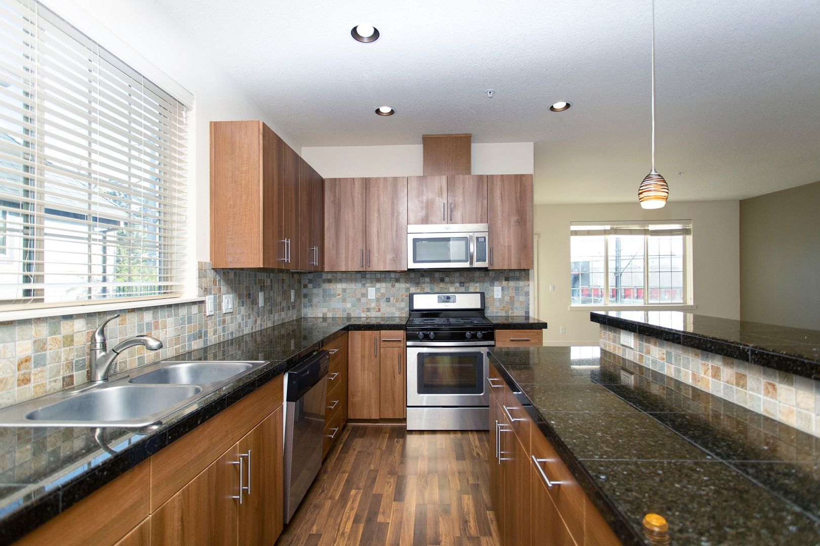Hillsboro Townhome: 7894 NE Miriam Way