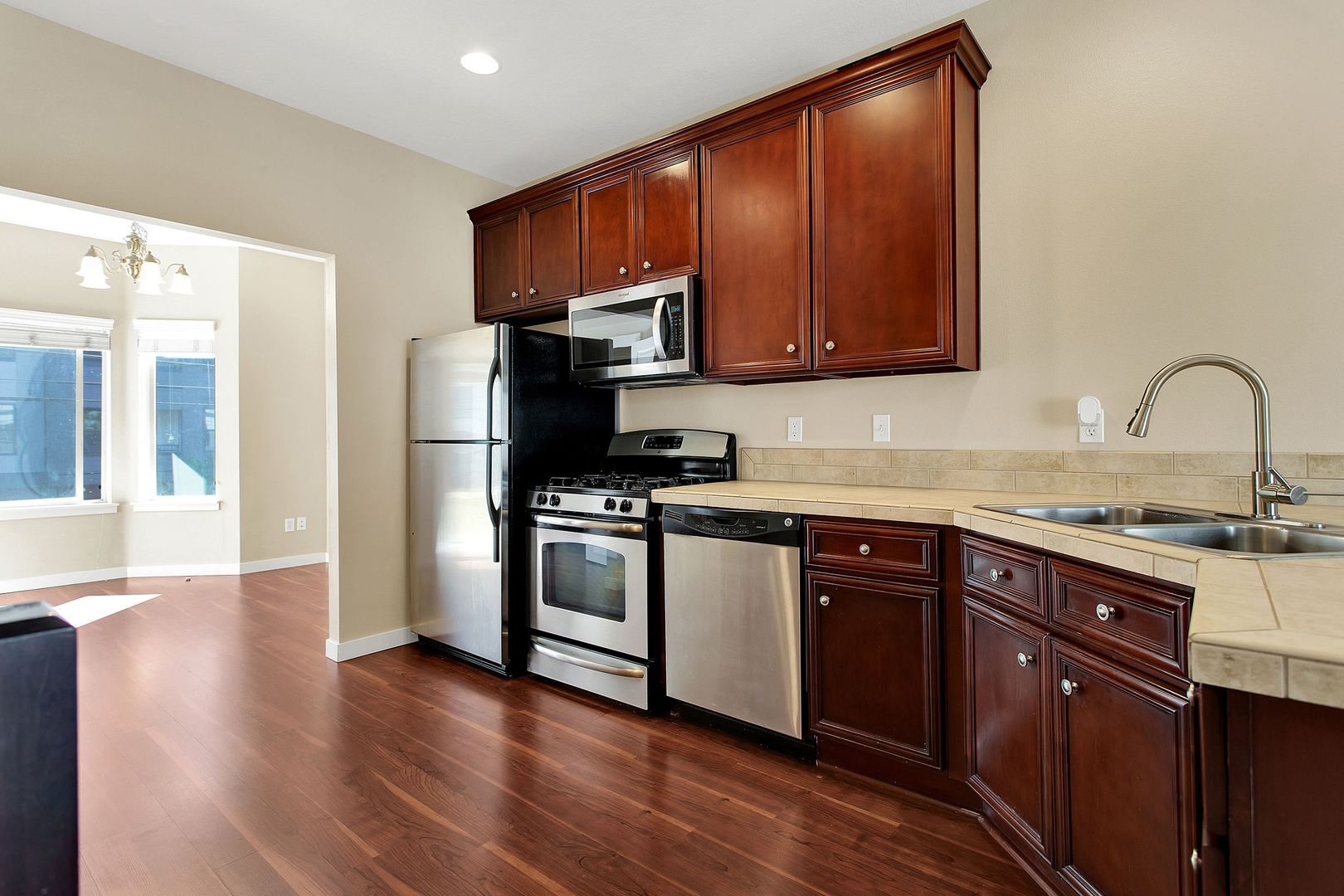 Tigard House: 8900 SW Elena Lane