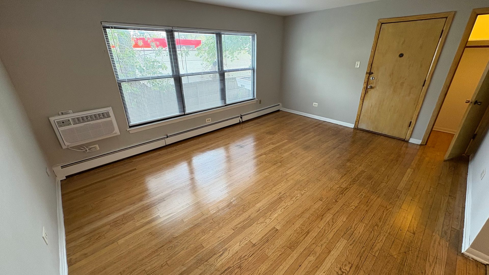 Calumet Park Apartment: 1812 W. 127th St