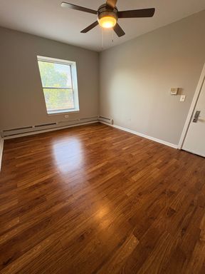 3 Bedroom Apartment with Heat Included! – photo 1