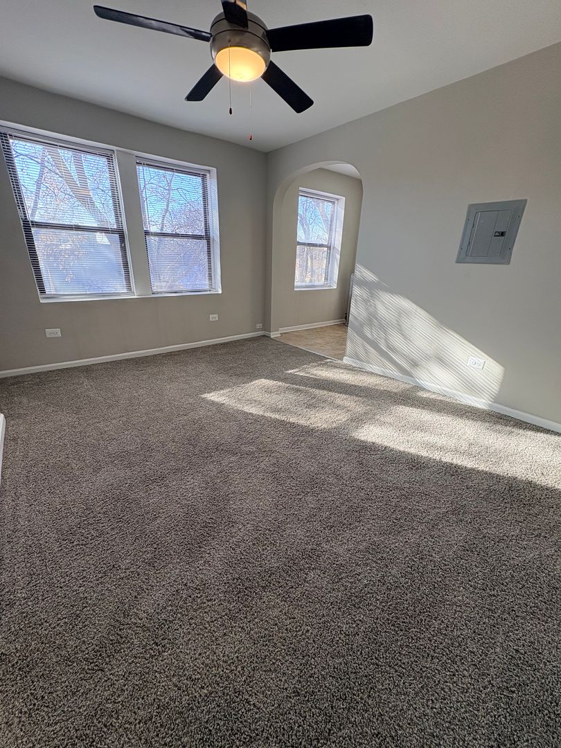 Chicago Apartment: 327 N Pine