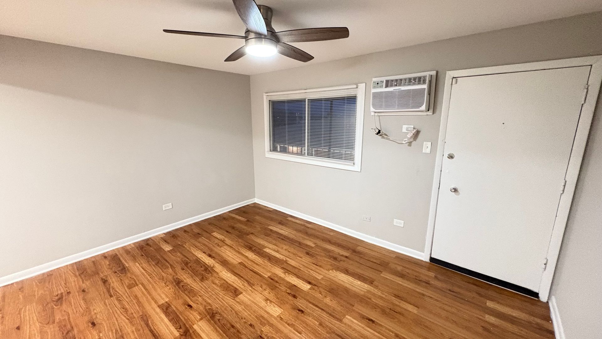 Blue Island Apartment: 2250 Burr Oak Ave