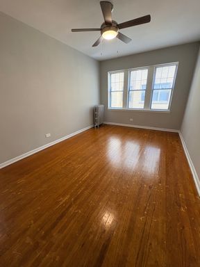 3 Bedroom Apartment with Heat Included! – photo 1