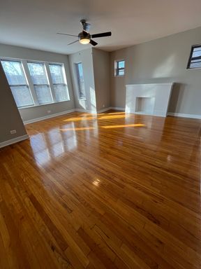 3 Bedroom Apartment Available! – photo 1