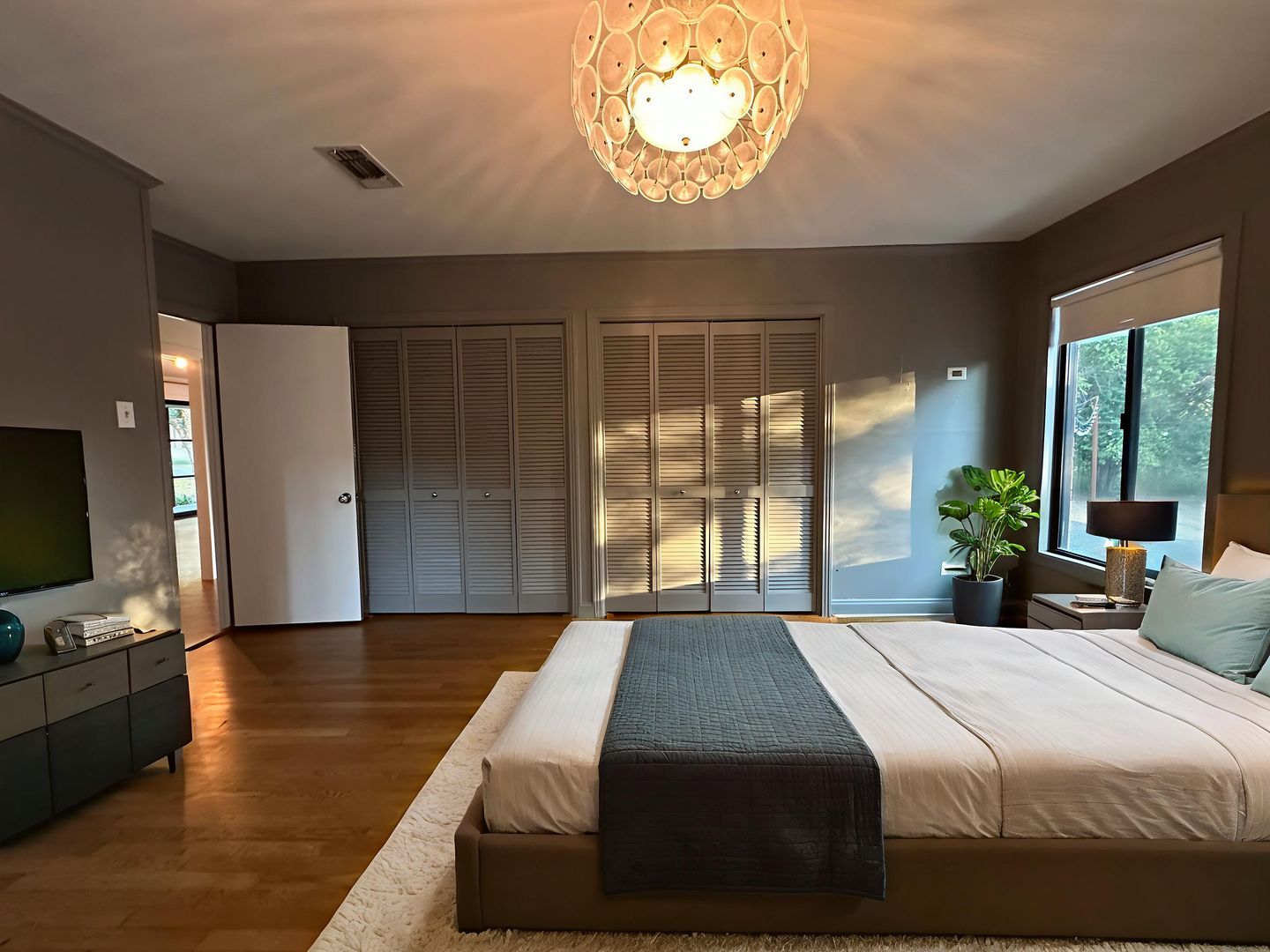 Austin House: 4711 Fairview Dr
