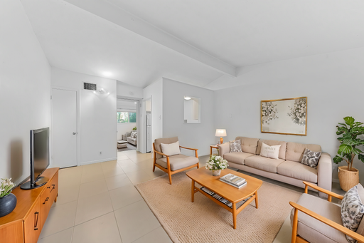 AVAILABLE July: 1 Bed / 1 Bath, Charming Travis Heights Fourplex Unit, Mins to DT – photo 1