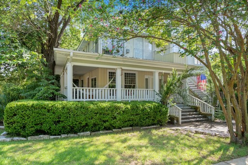 Charming Clarksville 1 bed / 1 bath unit in a 4-plex – photo 1
