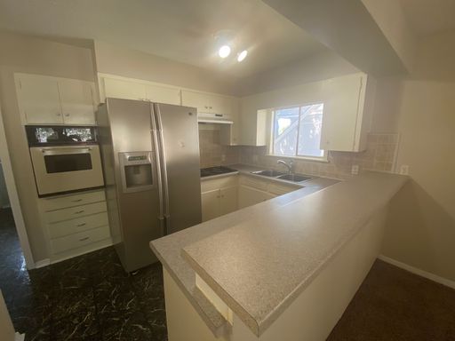 UT PRE-LEASE: West Campus 2 bed/1 bath fourplex unit, Walk to UT, entertainment, restaurants, and more. – photo 1