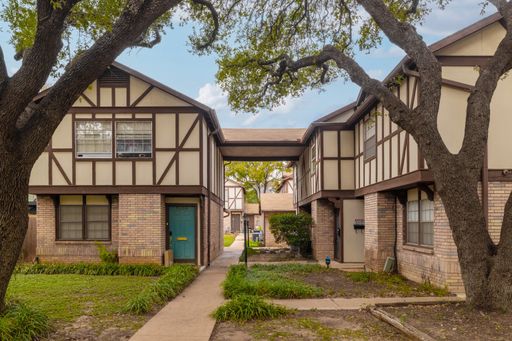 Available: 1 BD / 1 BA Northwest Hills Townhome – photo 1