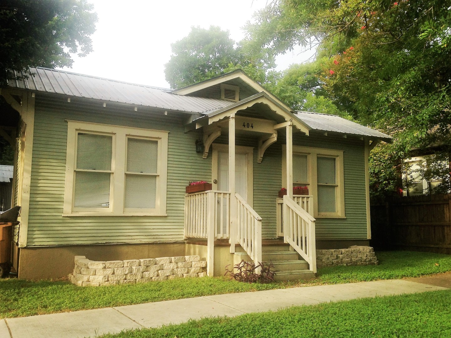 Austin House: 404 W 43rd Street Unit A