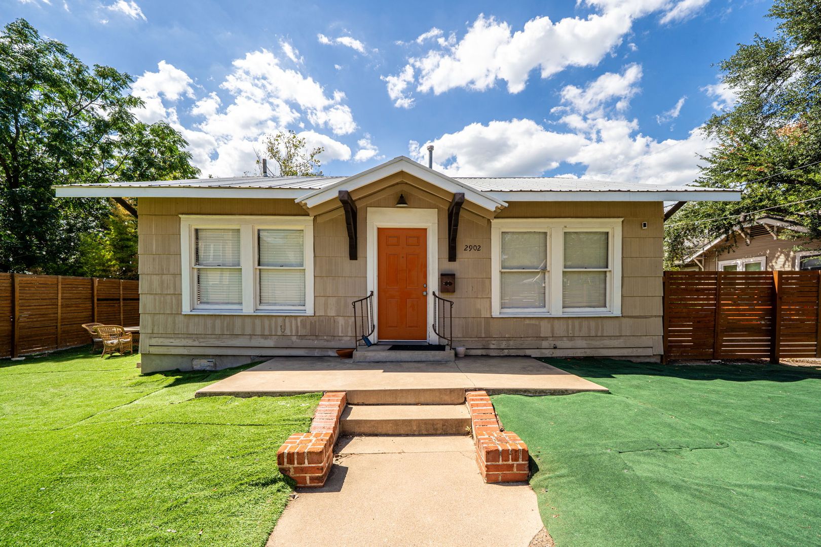 Austin House: 2902 Pearl Street