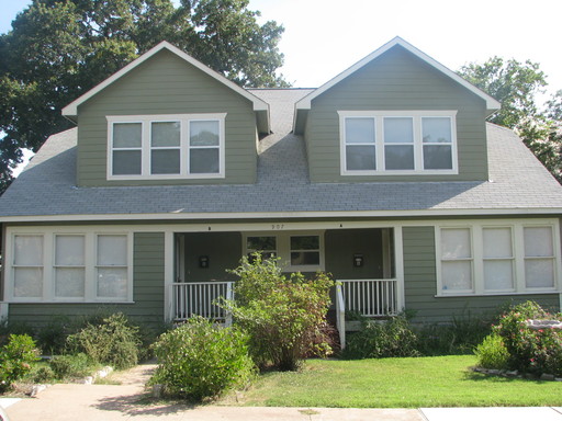 UT PRE-LEASE: 2009 North Campus Remodeled 3 bed / 2 bath, Large living, High-end kitchen & bathrooms – photo 1