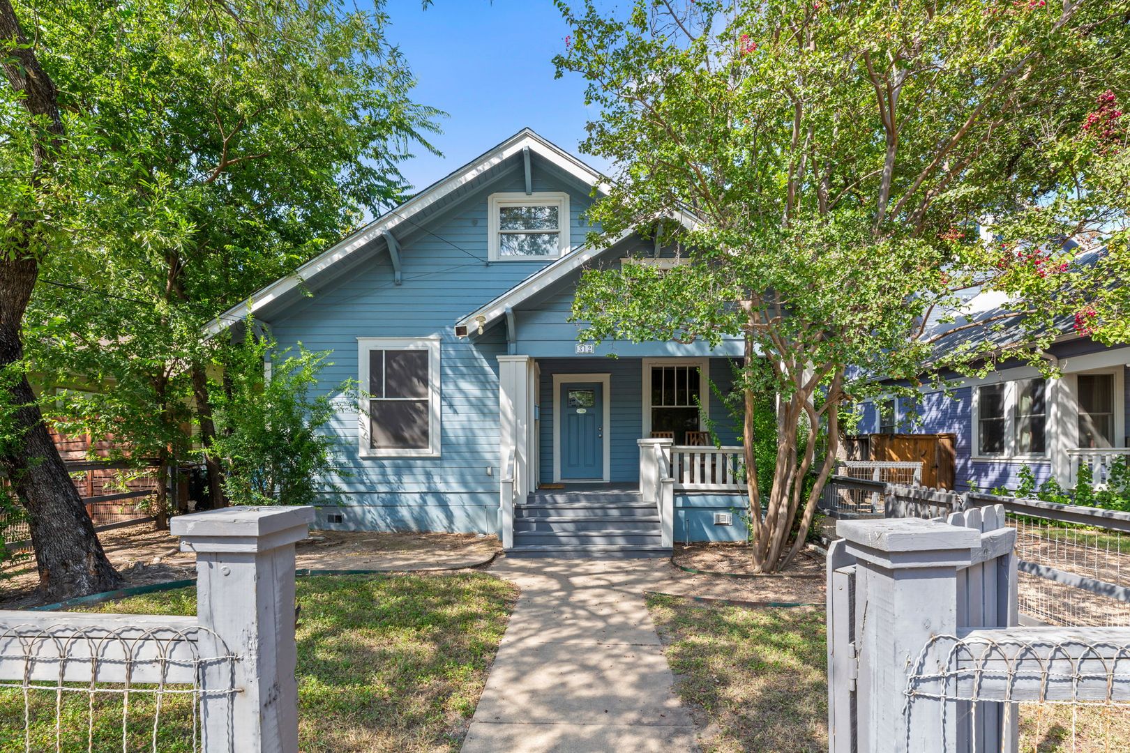 Austin House: 312 West 37th Street