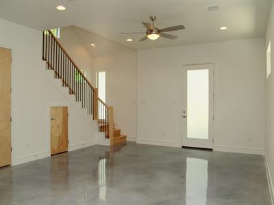 UT PRE-LEASE: Hyde Park 3 BR / 2.5 BA - Modern Finishes - Open Floor Plan - W/D Included – photo 1