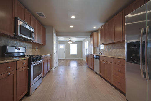 UT PRE-LEASE: Newly Remodeled West Campus Home, 6 bed / 3 bath, short walk/bike to UT campus – photo 1