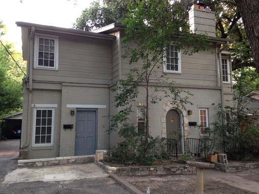 UT PRE-LEASE: 3 bd/ 2 bed duplex. Walk to Campus! – photo 1