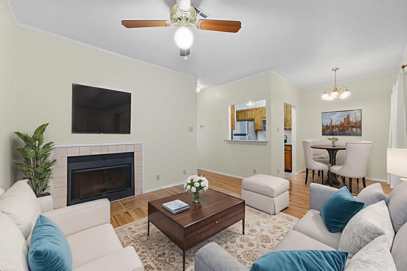 Austin House: 2804 Rio Grande Street Unit 205