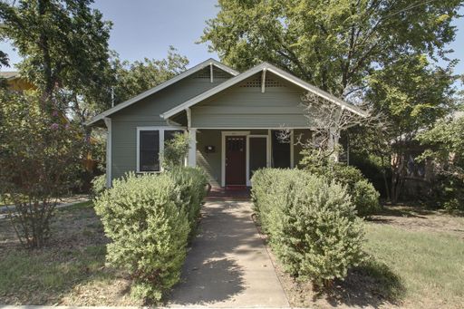 UT PRE-LEASE: 2009 Remodeled Charming 4 Bed / 3 Bath House & 2 Bed / 1.5 Bath Garage Apt. Mins to UT – photo 1