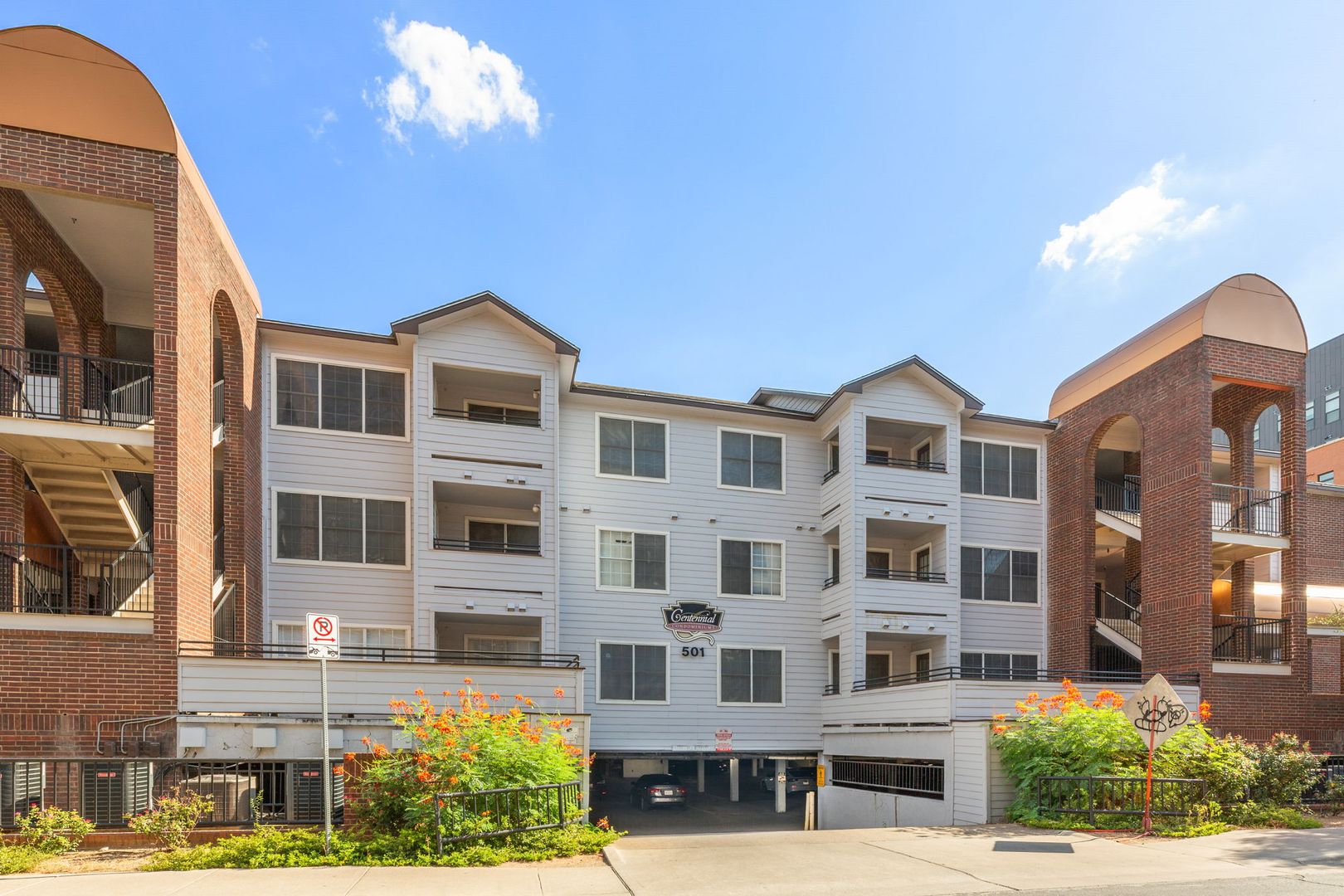 Austin House: 501 West 26th Street Unit 216