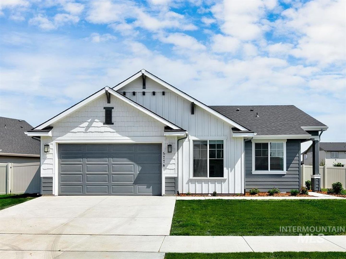 Meridian House: 5774 W Daphne Dr