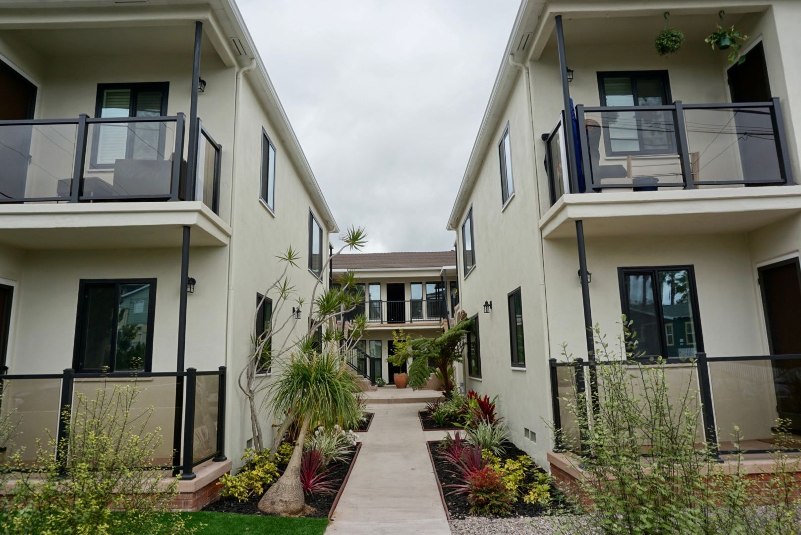 San Diego Apartment: 1411-1421.5 Tyler Avenue