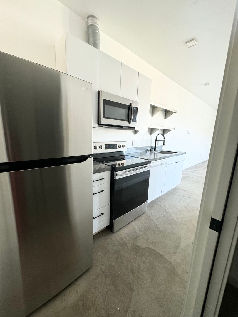 San Diego Apartment: 2995 B Street