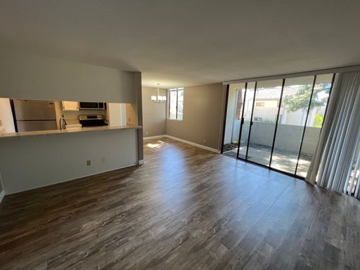 One Bedroom Condo In The Heart of UTC! – photo 1