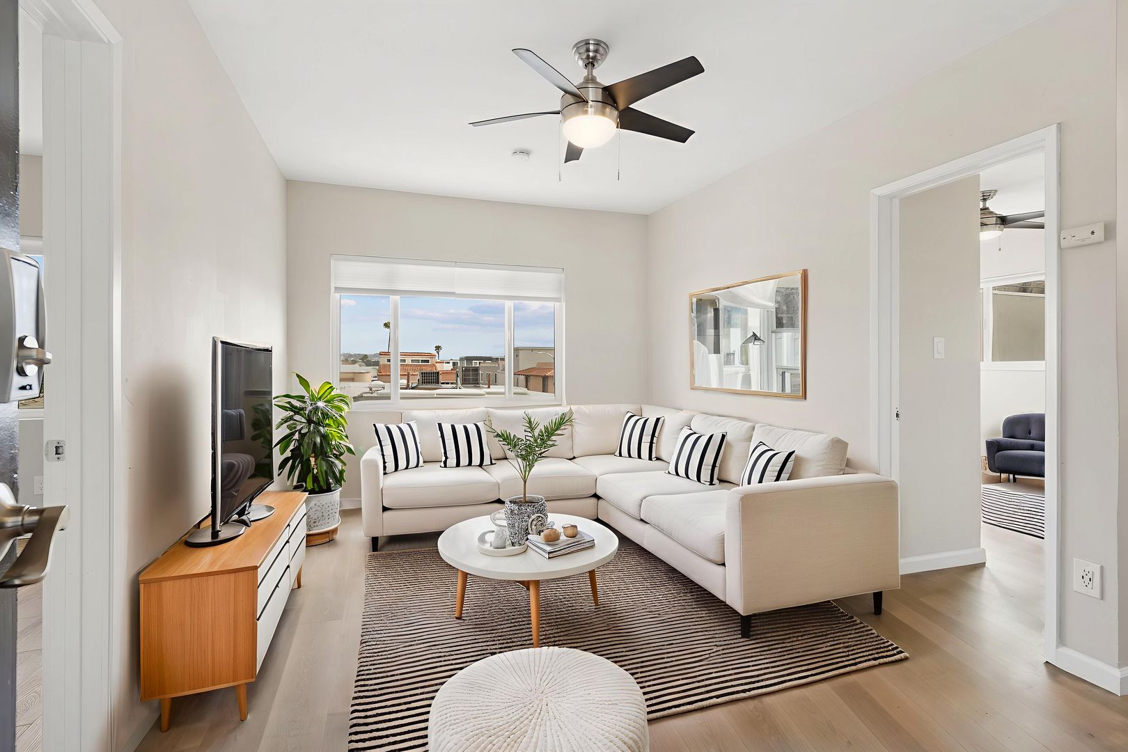 San Diego Apartment: 715 Cohasset Ct.