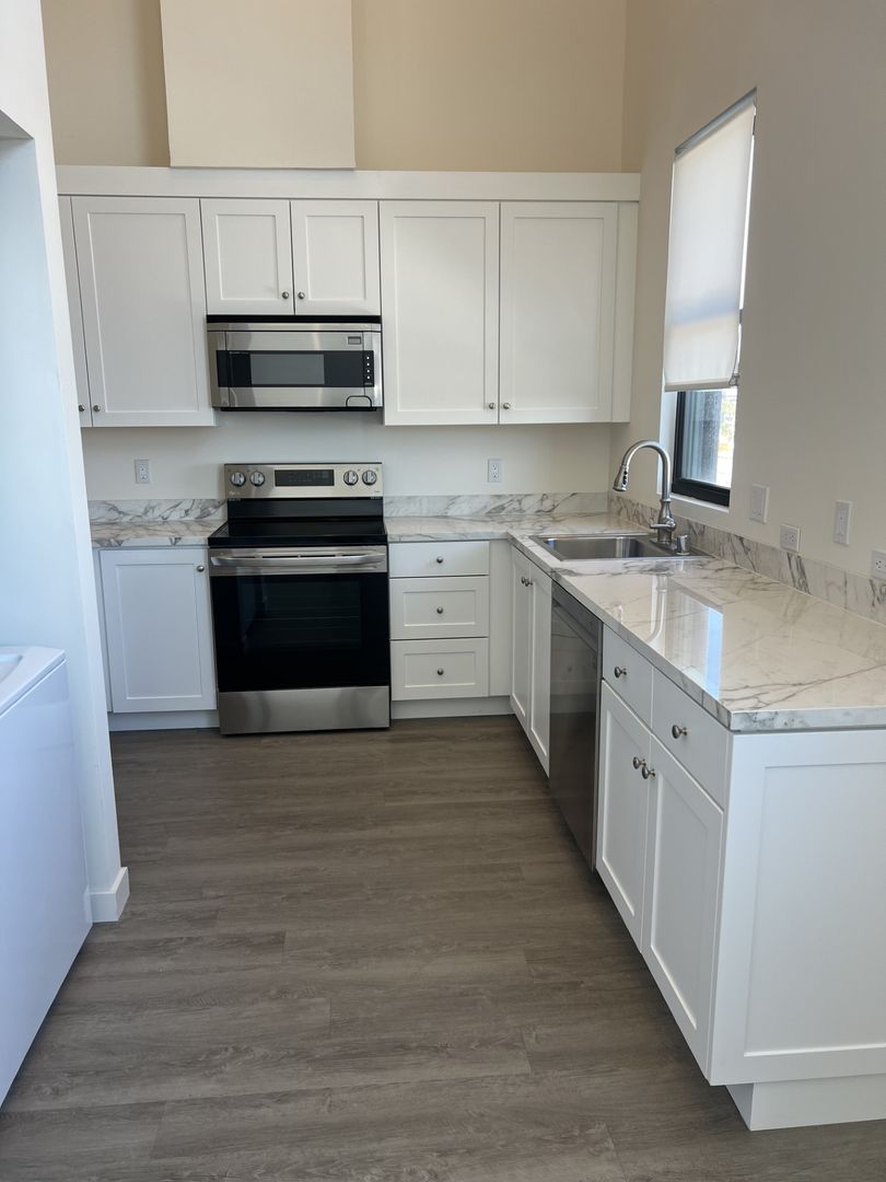 San Diego Apartment: 3066 North Park Way