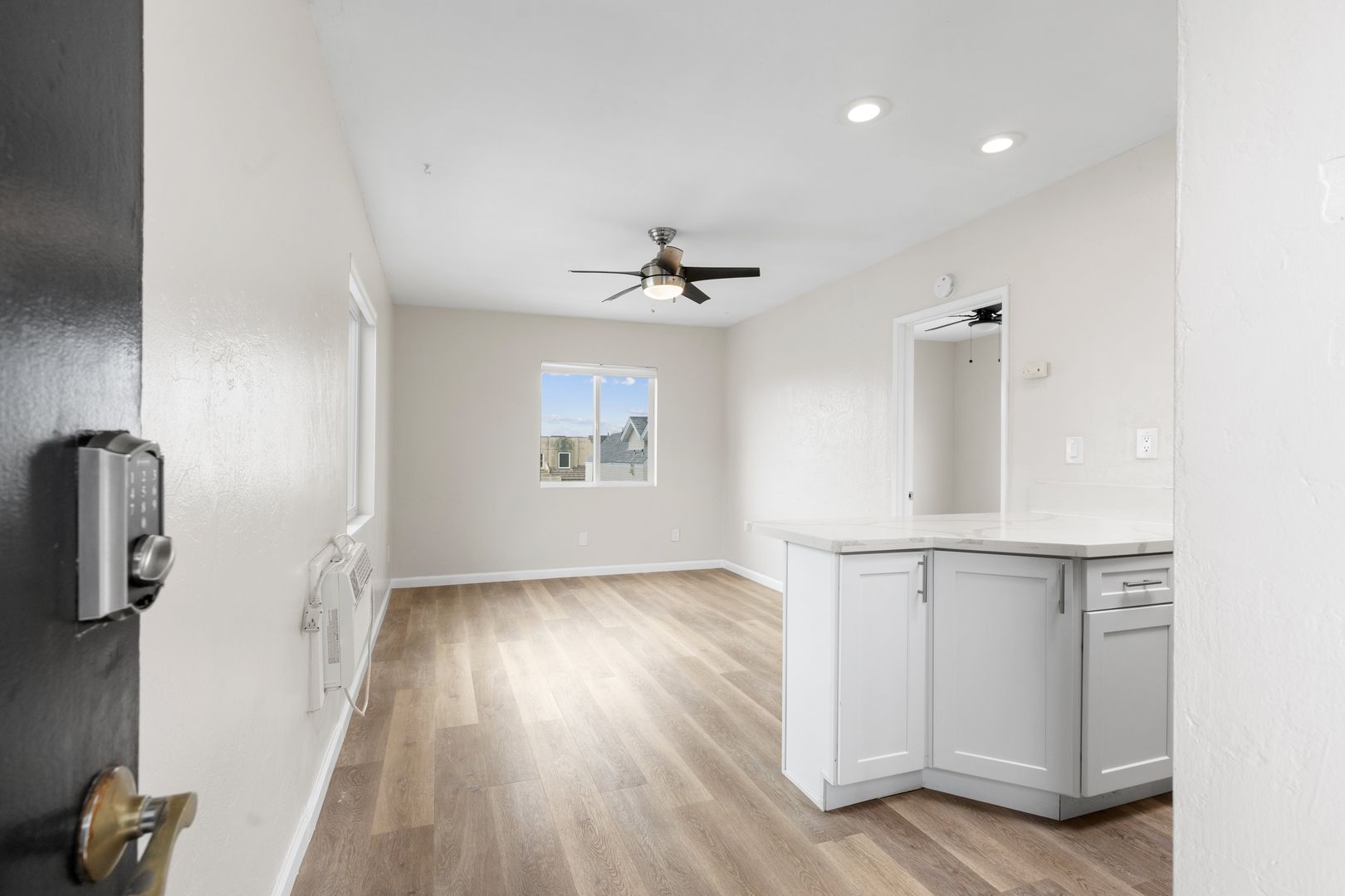 San Diego Apartment: 715 Cohasset Ct.
