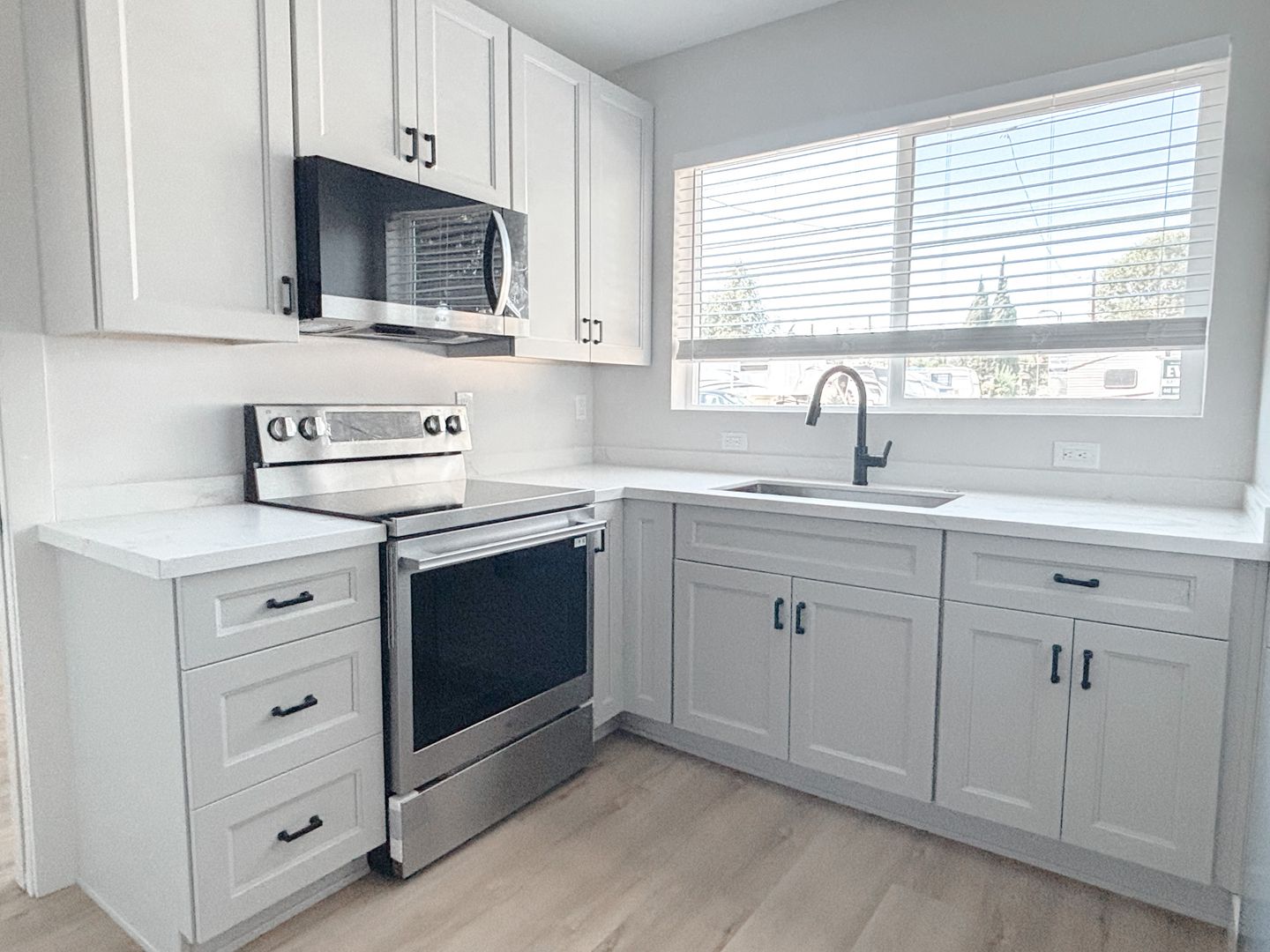 El Cajon Apartment: 351-353 W Palm Avenue