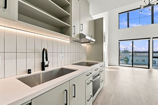 Luxury Loft Apartment for Rent in Oceanside, CA | 1 Bedroom Near the Beach with High Ceilings – photo 1