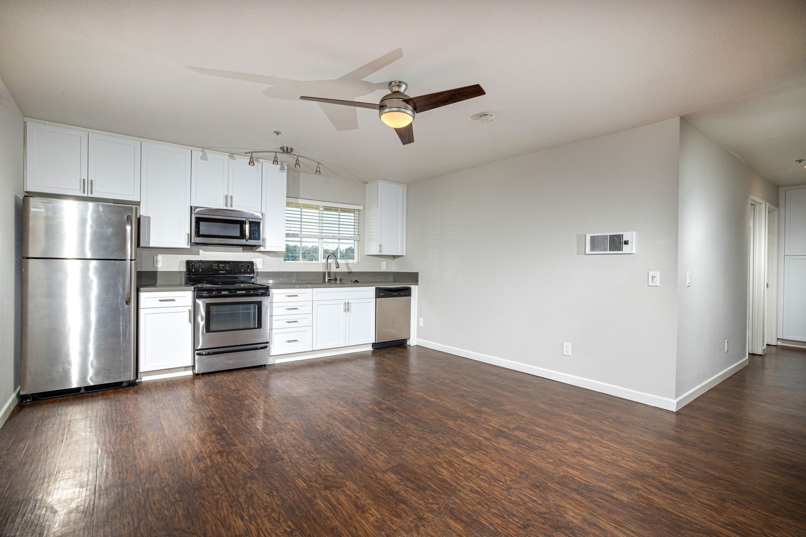 San Diego Apartment: 5763 Riley Street