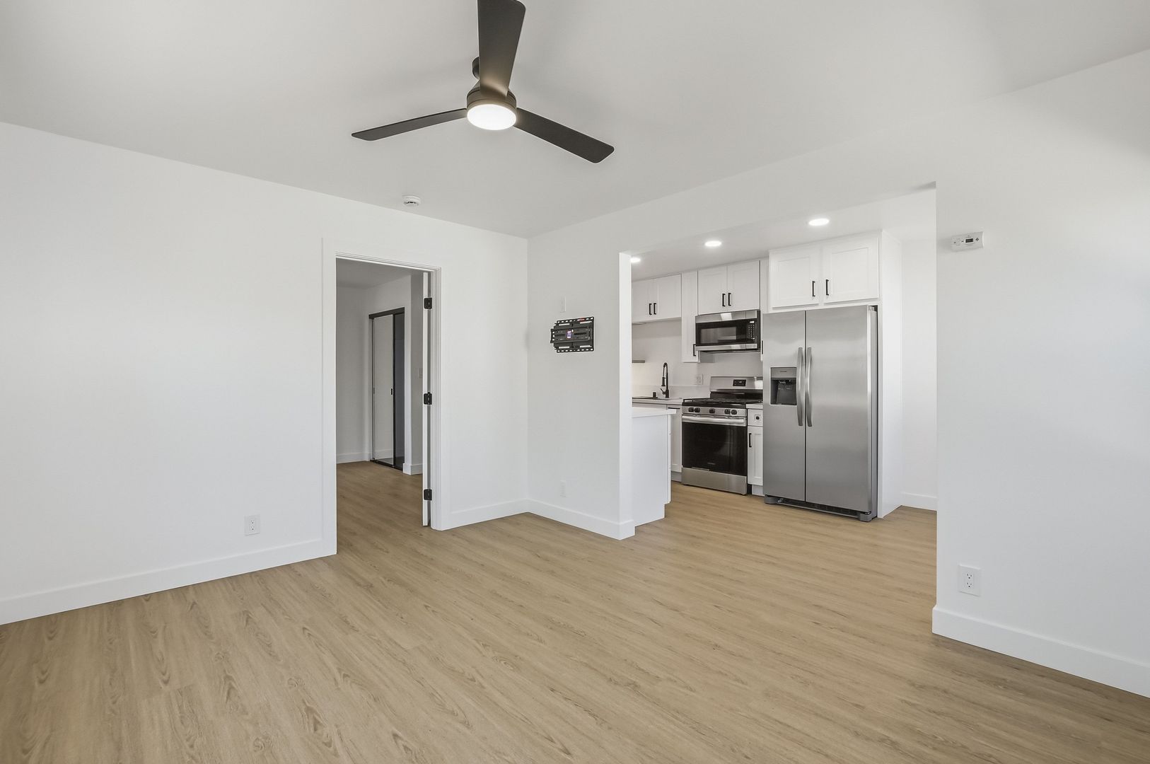 San Diego Apartment: 3682 Villa Ter