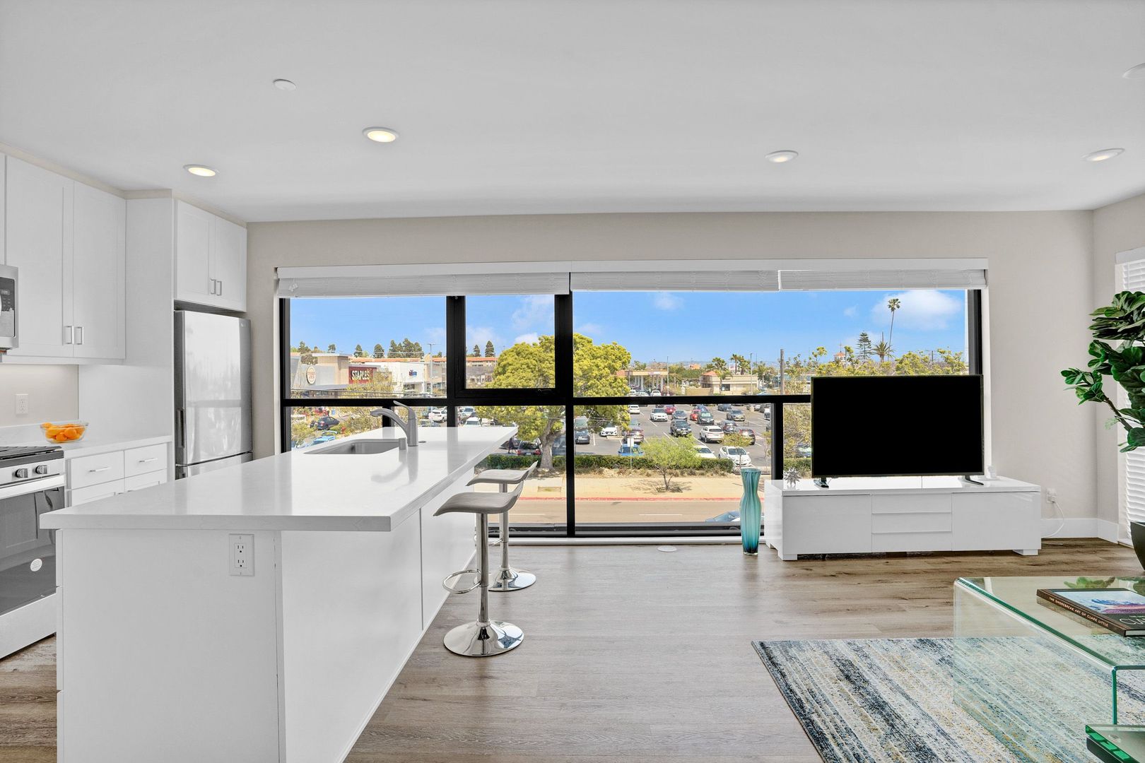 San Diego Apartment: 4530 Ingraham Street
