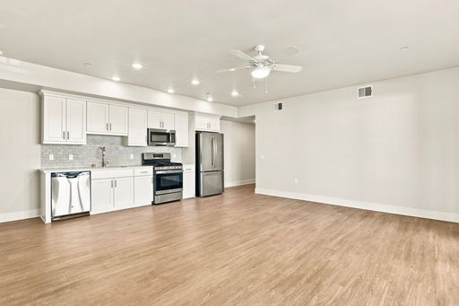 2-Bedroom Apartment in the Heart of North Park: 2.5 WEEKS FREE – photo 1
