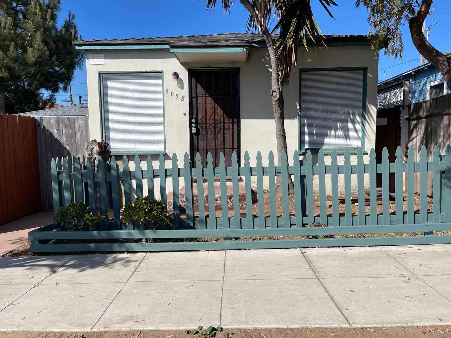 San Diego Apartment: 5038-5040 Voltaire St.