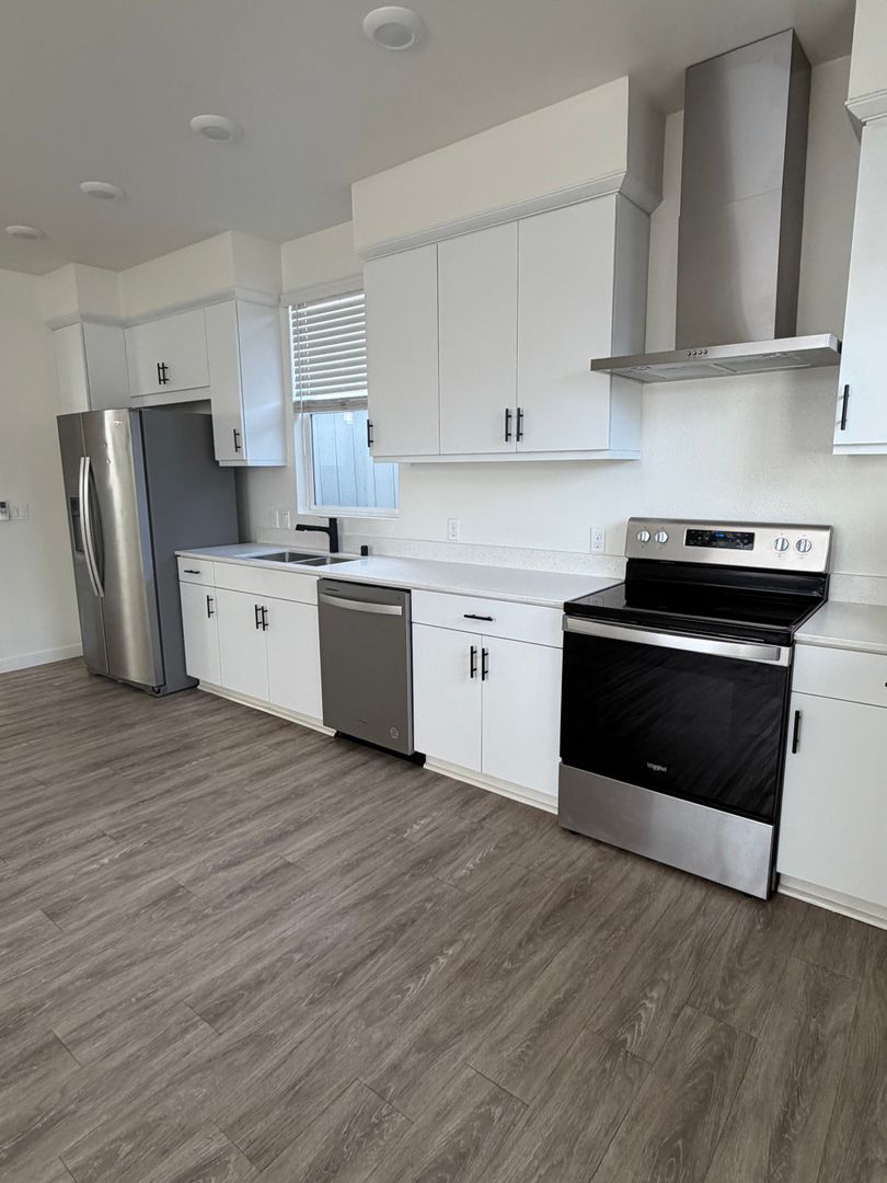 San Diego Apartment: 4019 Logan Avenue