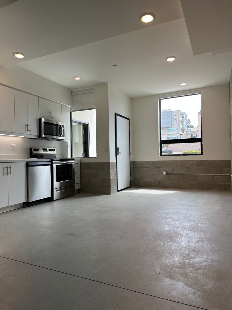 San Diego Apartment: 421 25th Street