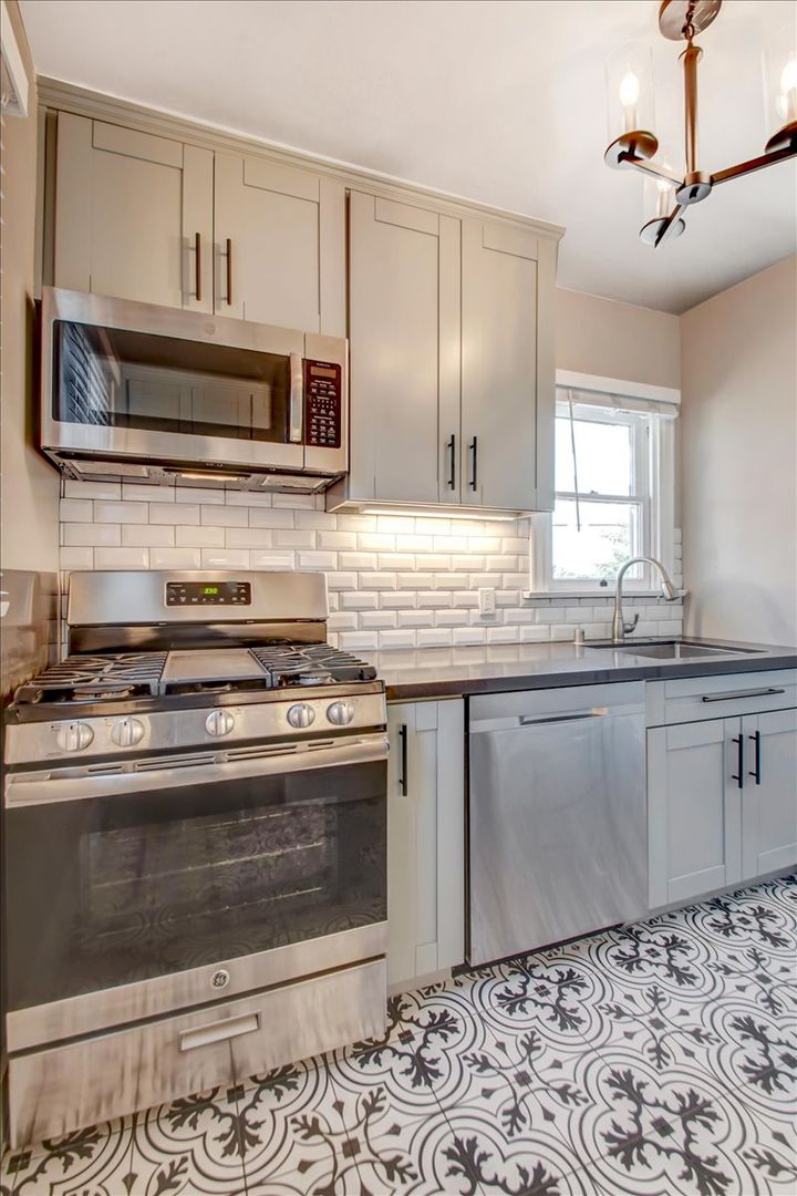 San Diego Apartment: 3933 Georgia St.