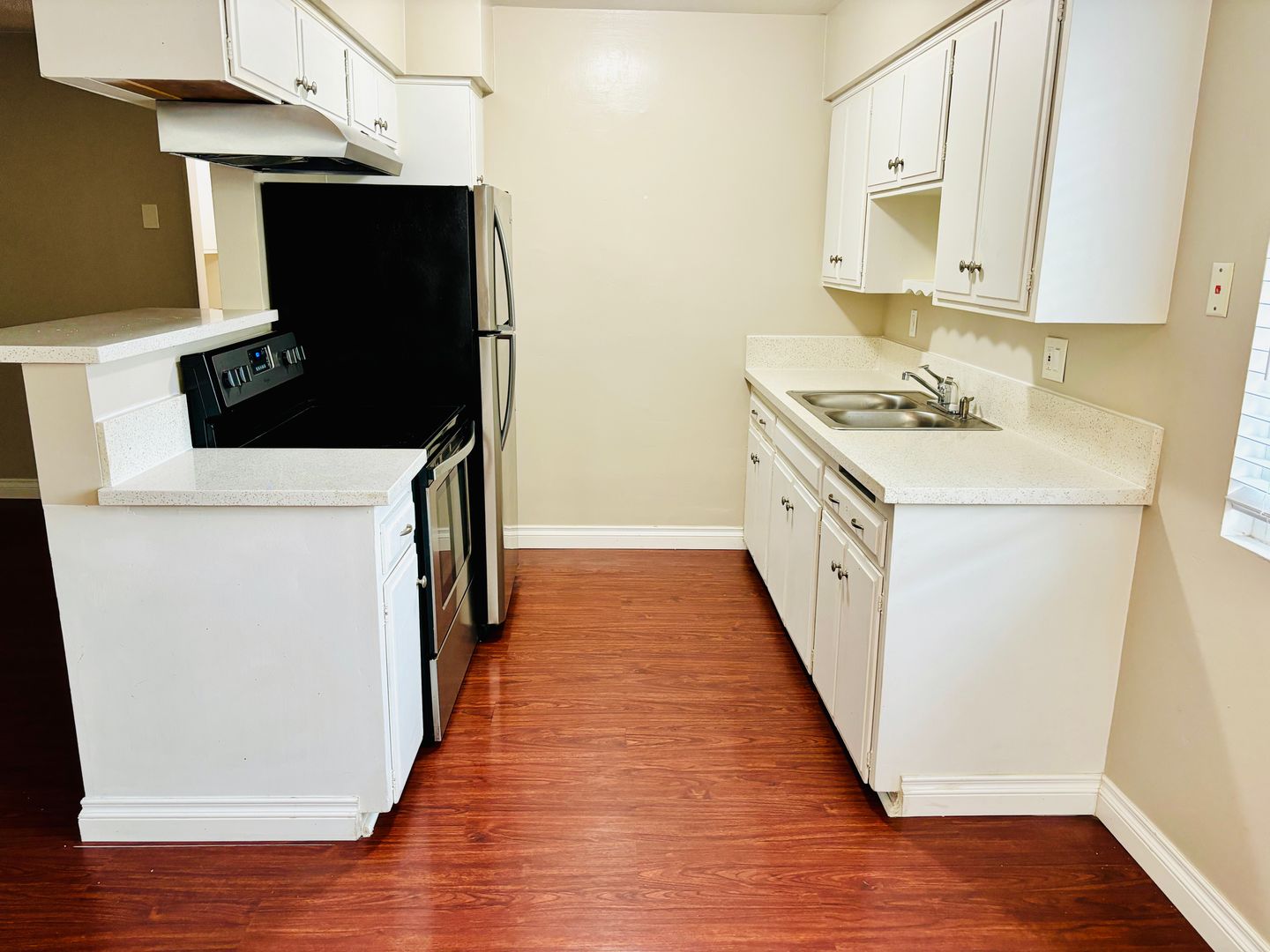 San Diego Apartment: 4356 McClintock Street