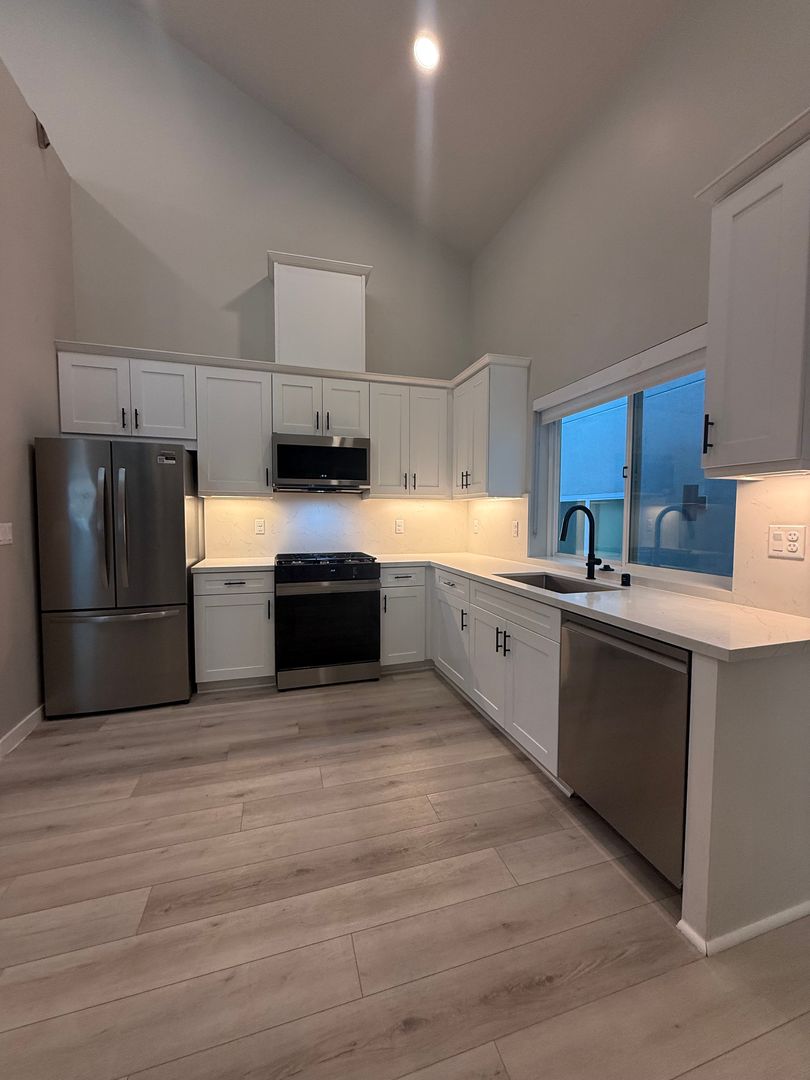 San Diego Apartment: 4080 Iowa Street